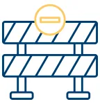 deux barrière et un sens interdit pour montrer l'utilité de la vidéo aérienne par drone pour les sites protégés au sol